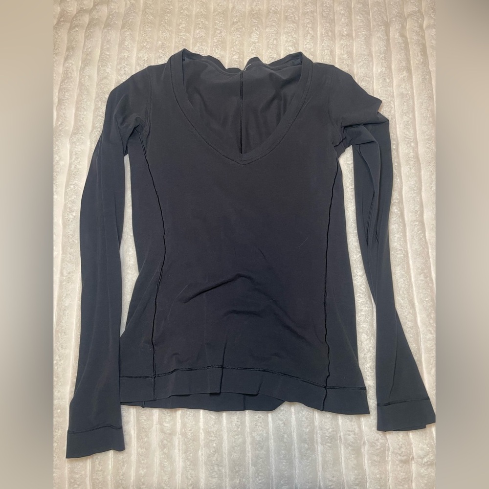 Lululemon long sleeve black shirt